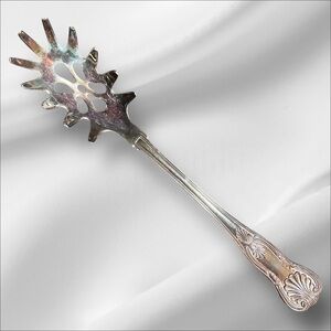 VTG Silver Plated Kings Pattern Pasta Spaghetti Server Made in Hong Kong 10”